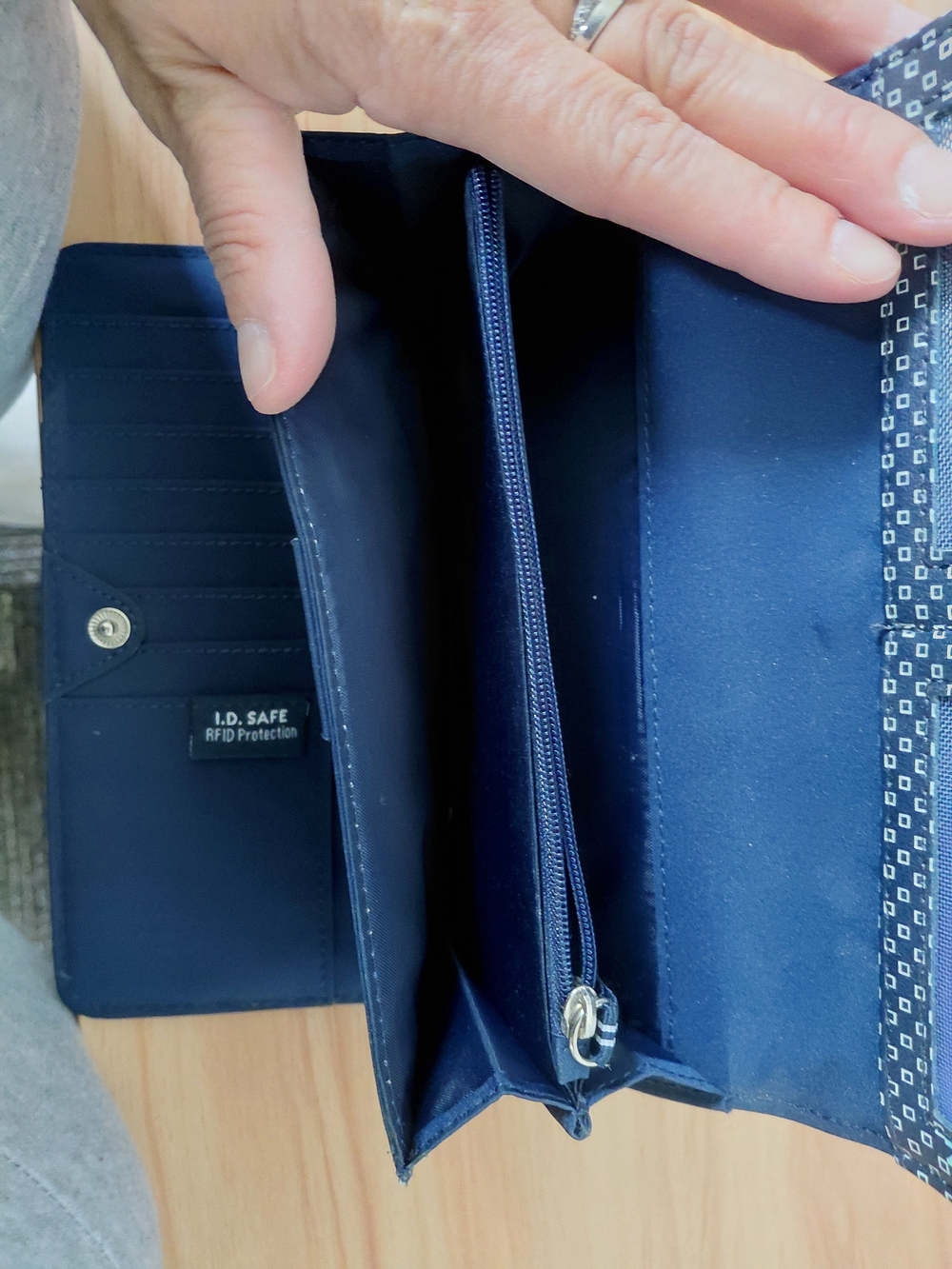 Nautica Navy & Aqua Stripe Wallet - Picture 4 of 6